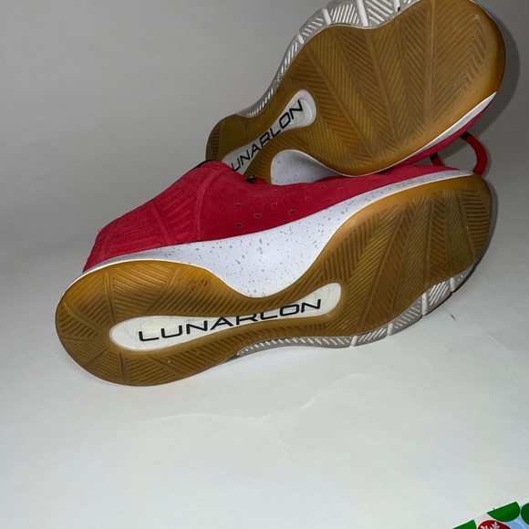 Red Nike suede sneakers shoes - Picture 6 of 6